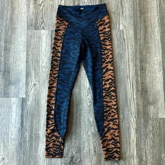 Good American Leggings Blue and Orange Animal Print Workout Leggings Size One - Picture 1 of 7